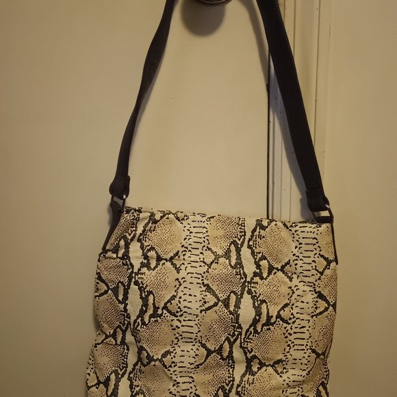 MAXX NEW YORK Snake Skin Should Purse - Picture 8 of 8